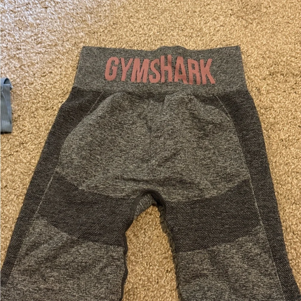 Gymshark Charcoal Grey Pink Flex Cycling Shorts - Picture 2 of 3
